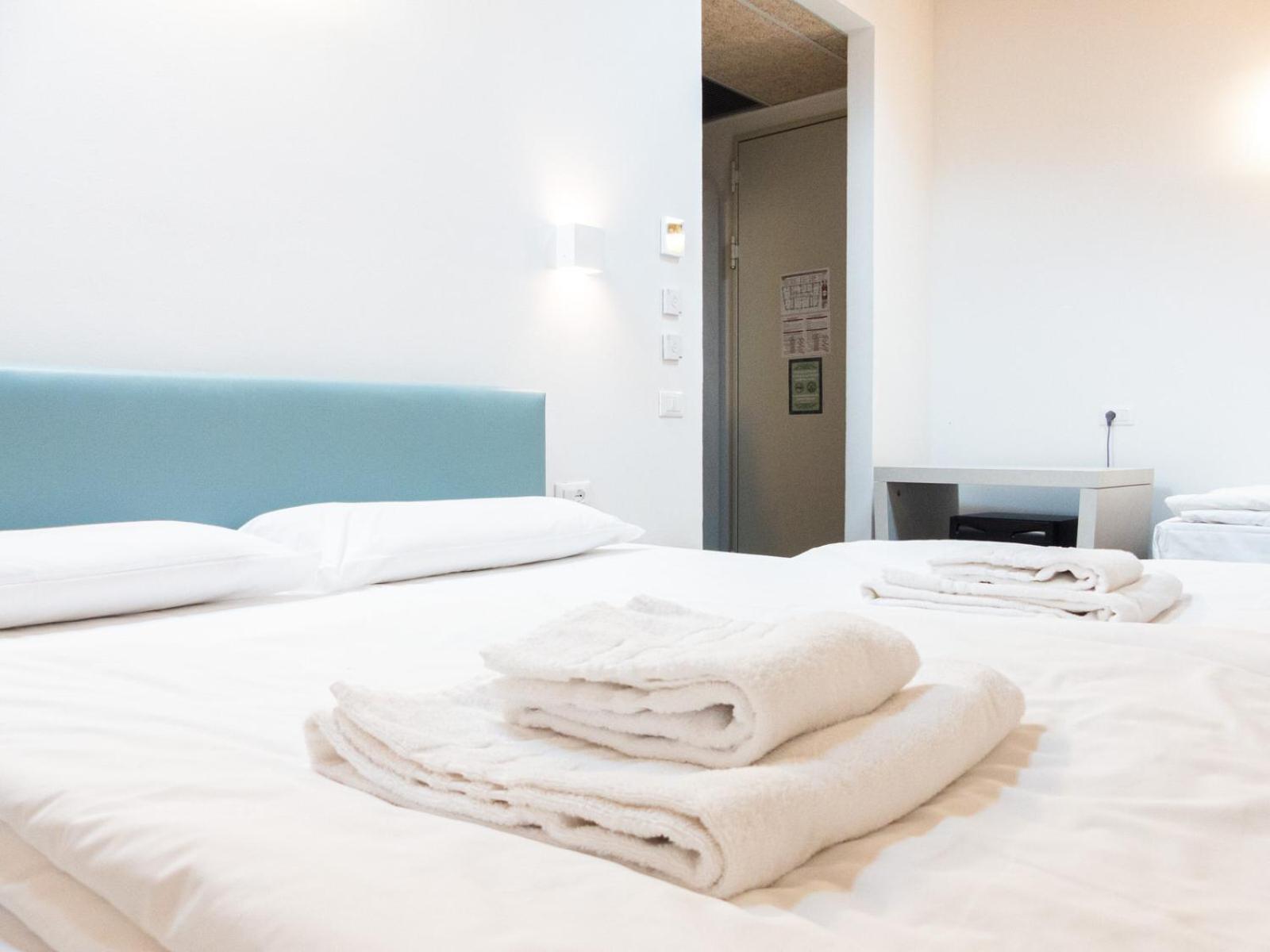 Casali Hostel *